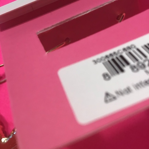 ⭐️NWT BETSEY JOHNSON STARFISH EARRINGS - Picture 9 of 11